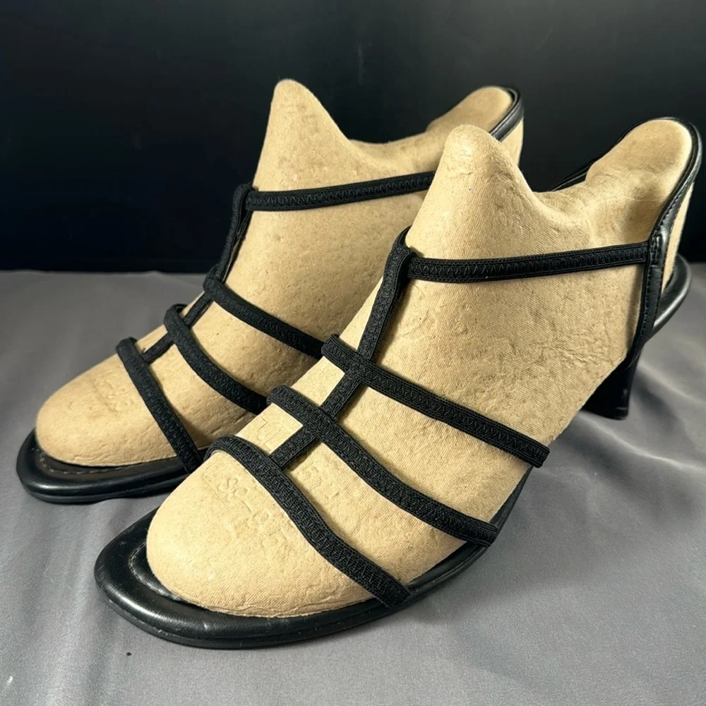 Fioni black strappy sandal with 3” heel size 9.5 W - Picture 4 of 6